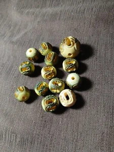 Vintage alte geschnitzte seltene lose Kunststoffperlen Schmuckherstellung - Bild 1 von 11