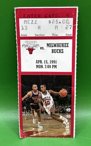 Boleto de los Chicago Bulls 1991 - 15 de abril contra Milwaukee Bucks - Jordan anotado 46 - Imagen 1 de 7