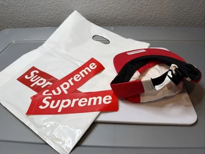 Sombrero Panel Contraste Supreme Rojo y Blanco OS FW18 Correa Ajustable Logotipo Caja Roja Foto 1 de 2