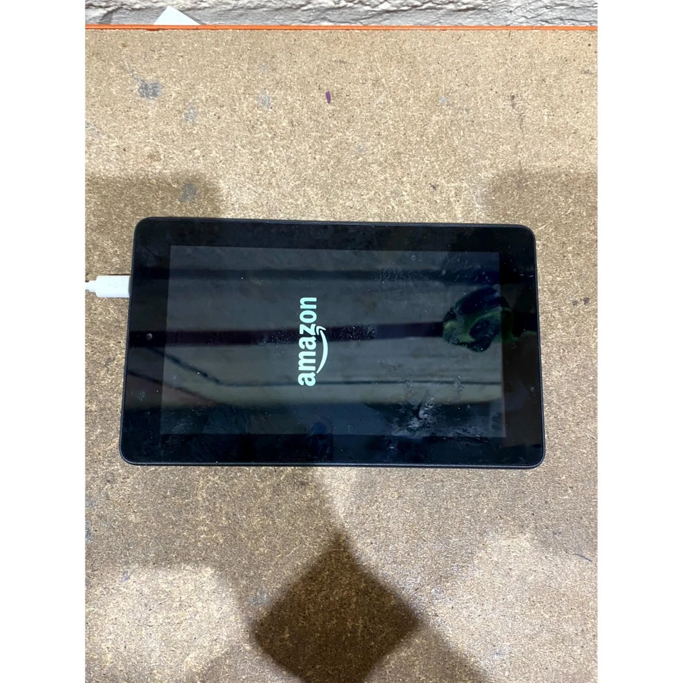 Amazon Kindle Fire (5th Gen) SV98LN Android Tablet Black 7.0" LCD 2MP (1GB+8GB) - Image 1 of 4