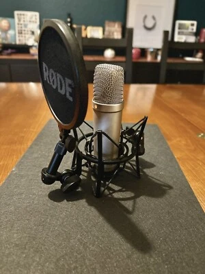 Rode NT1-A Kondensatormikrofon - SM6 Studio Mikrofon Stoßdämpfer Popschutz  - Bild 1 von 4