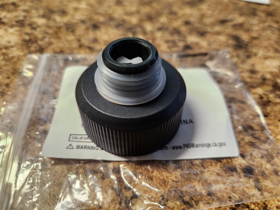 Hoover Solution Tank Cap for PowerDash, SmartWash, & FloorMate Jet #440012803 - Image 1 of 1