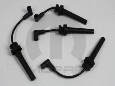 Juego de cables de bujías Mopar 4773841AB Foto 1 de 3