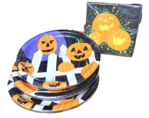 Halloween Paper Plates Round 7 in. with 3 packs of 8 & 1 -16 pack of Napkins - Picture 1 of 1