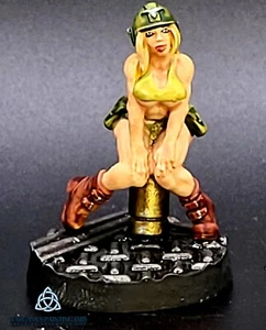 Painted Girls Warrior Pinup brigade alternative miniature for Sci-Fi Wargames - Picture 1 of 6