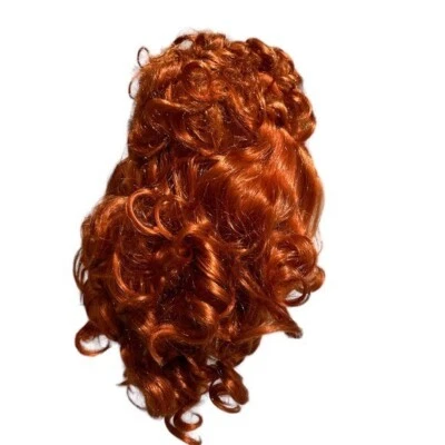 Peluca de cabello rizado con textura sintética roja con flequillo Foto 1 de 4