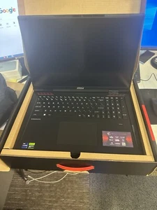 MSI Raider 18” HX A14VHG-459US RTX 4090 32GB RAM 1TB SSD Gaming Laptop - Picture 1 of 6
