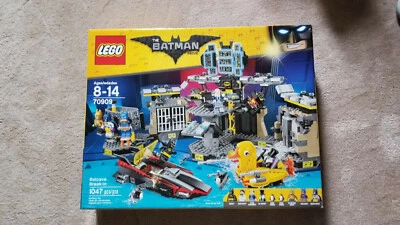 Lego The Batman Movie Batcave Break-in (70909) Building Kit 1047 Pcs - Image 1 of 4