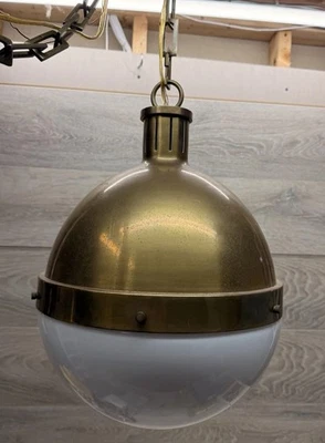 Firma de confort visual - Thomas O'Brien Hicks colgante grande latón antiguo Foto 1 de 4