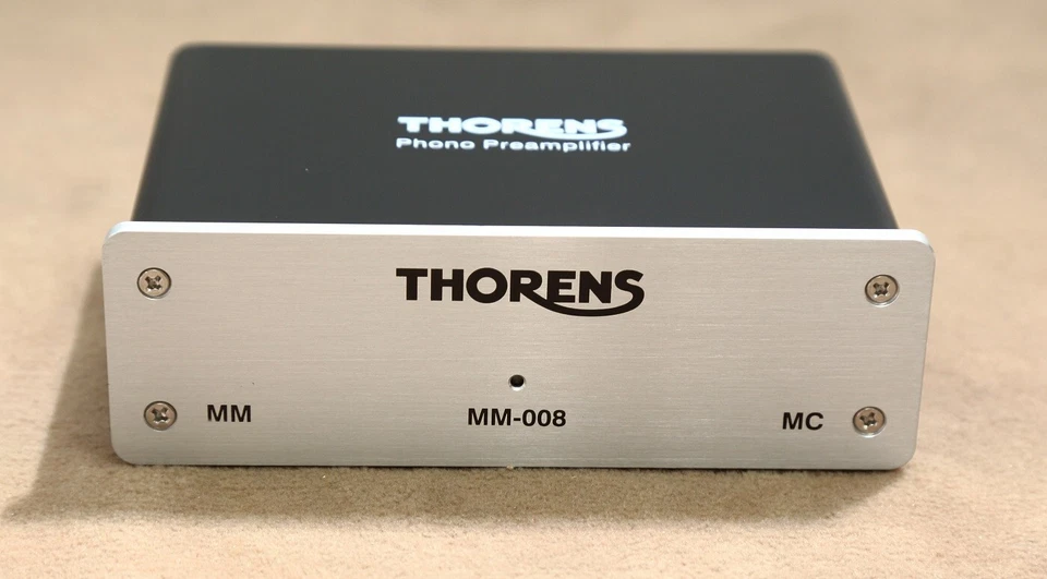 Thorens MM-008 Hochwertiger Phono Vorverstärker für MM & MC-Tonabnehmer - Bild 1 von 3