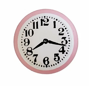 Miniature Dollhouse Round Wall Clock White With Pink Trim 1:12 Scale New - Foto 1 di 1