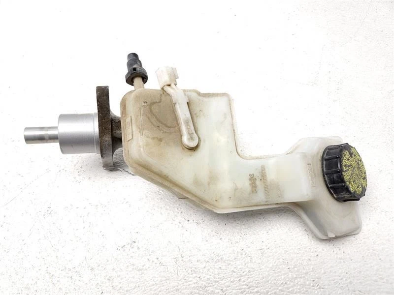 2004-2013 Mazda 3 Brake Master Cylinder ABS Without Turbo OEM BPYS4340ZA - Image 1 of 4