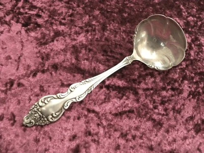 BAROQUE ROSE Gravy / Sauce Ladle 1881 Rogers Oneida Ltd FINE - Image 1 of 3