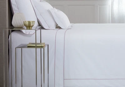 Funda nórdica blanca Yves Delorme F/QN 92x92" púrpura tubería algodón orgánico Francia Foto 1 de 4