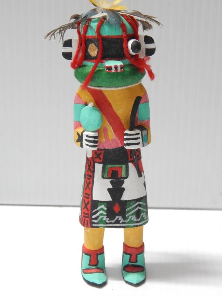 BONITO SONAJERO INDIO HOPI PUEBLO LOCO VINTAGE 6 1/4" t KACHINA - ¡ANTIGUO TAMAÑO PEQUEÑO! Foto 1 de 1