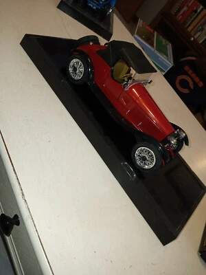 Coche Politoys TONKA ALFA ROMEO ALFETTA rojo fundido a presión 1750 1/16-iTALY como nuevo Foto 1 de 3