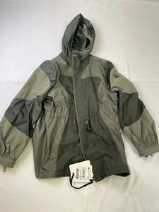 Moncler Born To Protect Symphodus Womens Short Parka Size 1 Small Green - Picture 1 of 7