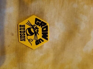Rare Vintage ( Grow Up Hudson ) Hudson Soft Software Badge - Picture 1 of 2