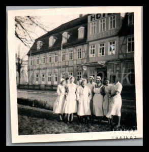 Foto WK2 A.R.20 Lazarett Bad-Doberan, Krankenschwestern, 1941, 026-1398i - Bild 1 von 2