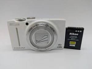 Nikon COOLPIX S8200 Compact Digital Camera White 16.1 MP Optical Zoom 14x - Picture 1 of 12