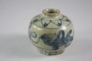 ANTIQUE CHINESE MING DYNASTY BLUE and WHITE CERAMIC JARLET LION PATTERN - Picture 1 of 10