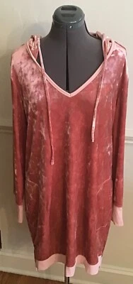 Betsey Johnson Women's L Hooded Sleepshirt Nightgown Pajama Pink Crushed Velour - Image 1 of 4