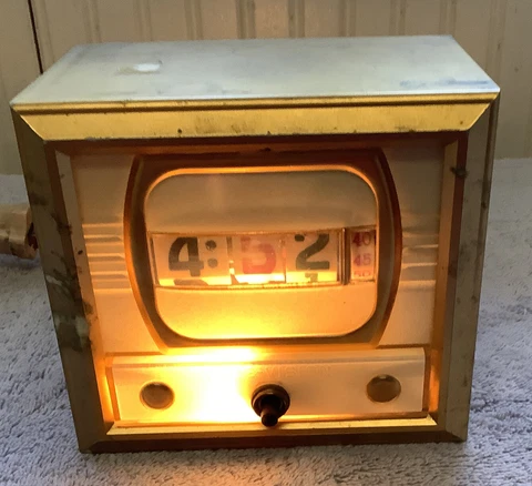 vintage 1958 Numechron Tymeter clock and light both work original cord Cover