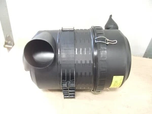 Air cleaner assembly from John Deere-Telehandler Tractor Massey JCB Gehl - Picture 1 of 3
