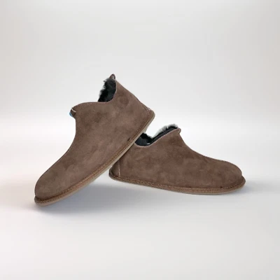 Zapatillas de hombre hechas de piel de oveja natural \ Cuero genuino Foto 1 de 3