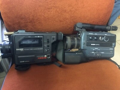 2 BAUER A cameras repaired + vintage transport bag - Image 1 of 4