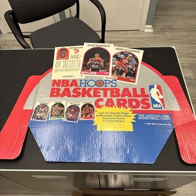 Exhibición de tienda de cartón NBA Hoops 1989 Foto 1 de 2