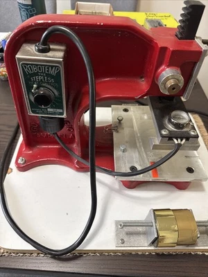 Máquina de estampado en caliente Gold-Magic Foto 1 de 4