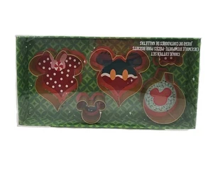 *New Disney Mickey & Minnie Mouse Holiday Ornament Cookie Cutter 5 Pc Set - Picture 1 of 6