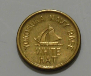 Japón Yokosuka Base Marina Sombrero Blanco Ficha Comercial Anclas Cruzadas - Imagen 1 de 4