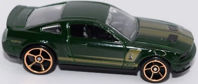 Hot Wheels 2010 Multi Pack Coche Verde con Rayas Doradas '07 Ford Shelby GT500 SUELTO Foto 1 de 2