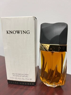 KNOWING by ESTEE LAUDER 2,5 FL oz / 75 ml eau de parfum spray en caja Foto 1 de 2