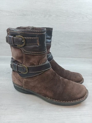 Tornozelo Clarks Whistle Ranch feminino 6,5M couro marrom camurça zíper lateral motociclista - Imagem 1 de 4