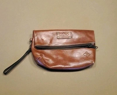 Bolso de Mano Patricia Nash Valerie Cuero Marrón Tostado Plegable Muñequera Usado en Excelente Condición Foto 1 de 4