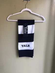 Neu mit Etikett! Yale gestreifter Strickschal marine/weiß - Bild 1 von 8