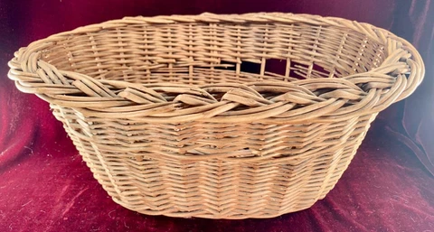 Basket Wicker Brown Oval 18 x 15 x 8 Vintage Braided Edge Gathering Laundry (O) Cover
