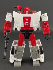 Transformers Kingdom Red Alert complete Hasbro WFC Deluxe Class Generations - Picture 1 of 6