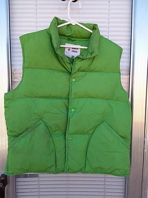 VTG North Trail Green Puffer Vest Snap Front 2 Pockets Mens Large USED - Image 1 of 4
