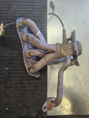 Toyota Prius II 2012 1,8 L colector de escape Foto 1 de 4