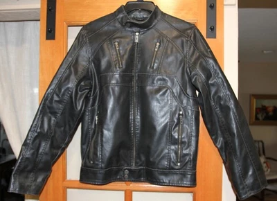 Chaqueta de motocicleta Guess Vintage 1981 Café Racer negra imitación cuero para hombre talla M Foto 1 de 4