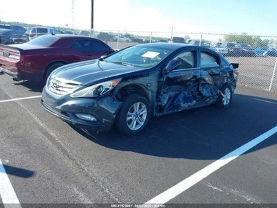 Used Washer Fluid Reservoir fits: 2013 Hyundai Sonata  Grade A - Image 1 of 4