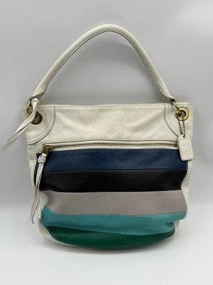 "Bolso Karli espacioso de cuero granulado a rayas verde marfil fósil aproximadamente 14""x12""" Foto 1 de 4