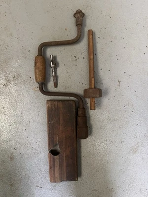 Vintage Lucas 22258 12v Dynamo - Image 1 of 4