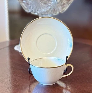 Antike Johnson Brothers, Goldein, Teetasse/Untertasse, weiß, Goldrand - Bild 1 von 6
