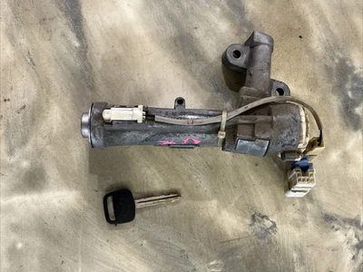 01-06 TOYOTA TUNDRA CONJUNTO DE CILINDRO DE TRAVA DE IGNIÇÃO COM CHAVE OEM 45020-34-3 - Imagem 1 de 4