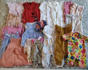 Paquete grande de ropa para niñas 3-6 meses - Next M&S Primark nuez moscada etc. - Imagen 1 de 1